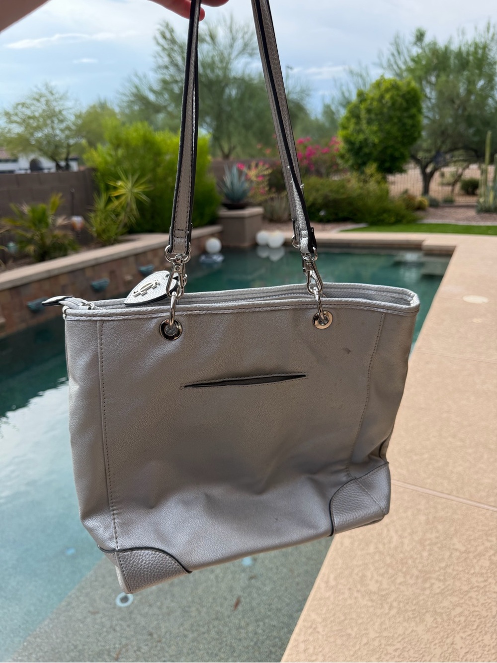 ⛓️ Juicy Couture Metallic Silver/Gray Tote Bag ⛓️ - Picture 4 of 4